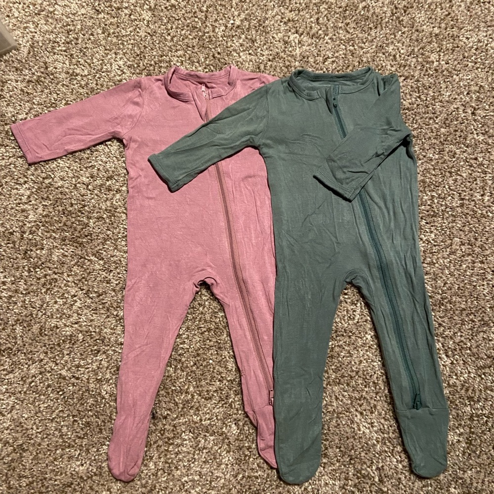Kyte baby 0-3 month sleeper with footie duo dusty rose/ sage green
